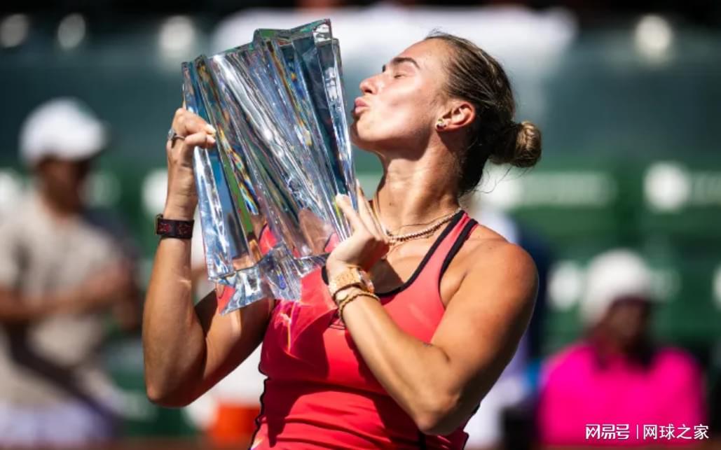 开云体育-萨巴救赛点双复仇莱巴逆转夺冠,辛纳带伤作战双抢七绝杀梅总捧杯